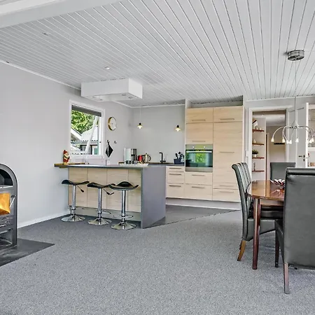 Σπίτι διακοπών 6 Bedroom Cozy In
