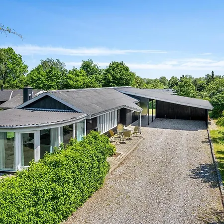 Σπίτι διακοπών 6 Bedroom Cozy In *