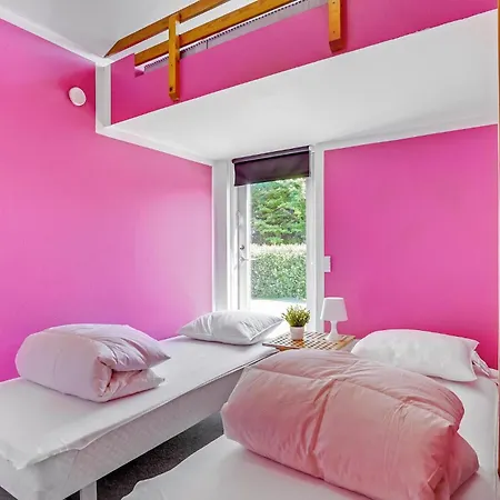 6 Bedroom Cozy In Slagelse