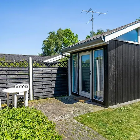 6 Bedroom Cozy In Slagelse